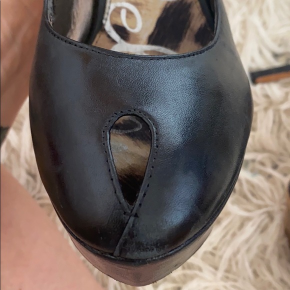 Keyhole High Heels - Picture 7 of 8